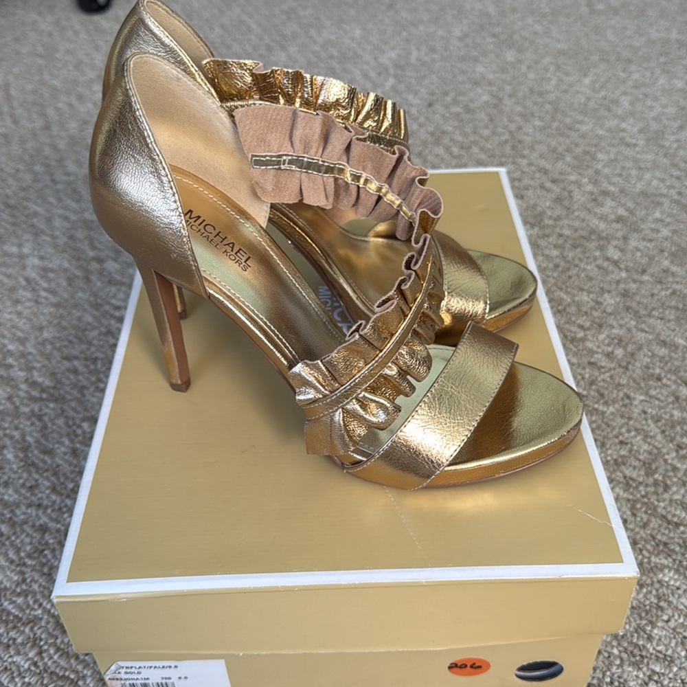 🛍️🛍️Michael, Michael Kors size 6 1/2 - Picture 3 of 5